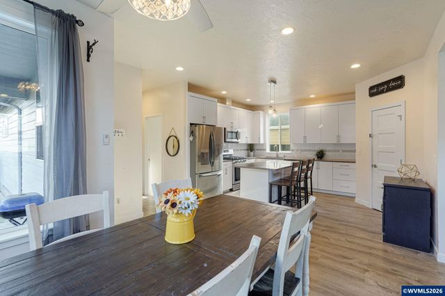 3824 Ryunkin St SE, Albany, OR 97322