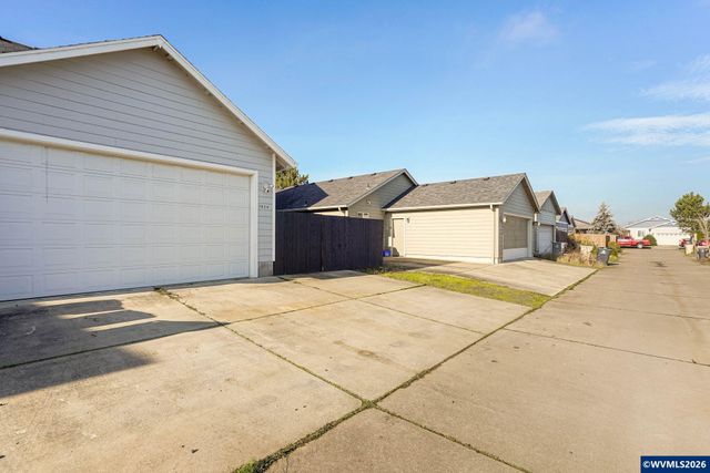 3824 Ryunkin St SE, Albany, OR 97322