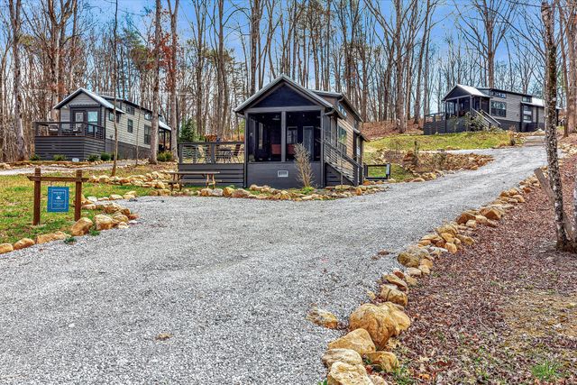 42 Oakleaf Trl, Tracy City, TN 37387