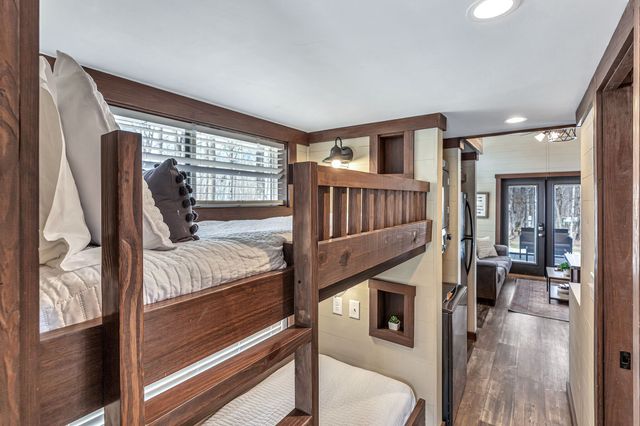 42 Oakleaf Trl, Tracy City, TN 37387