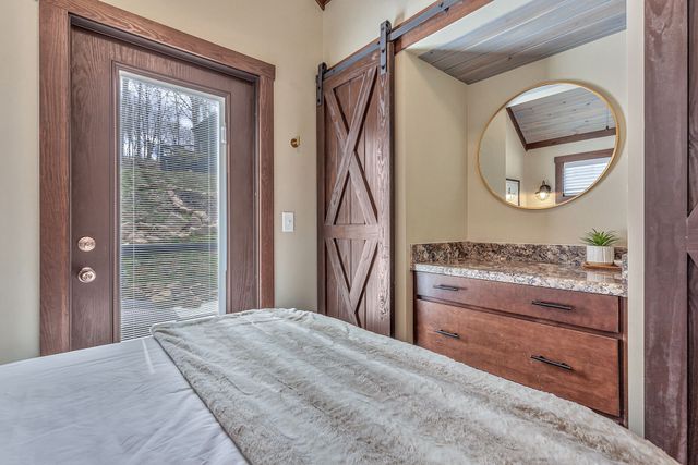 42 Oakleaf Trl, Tracy City, TN 37387