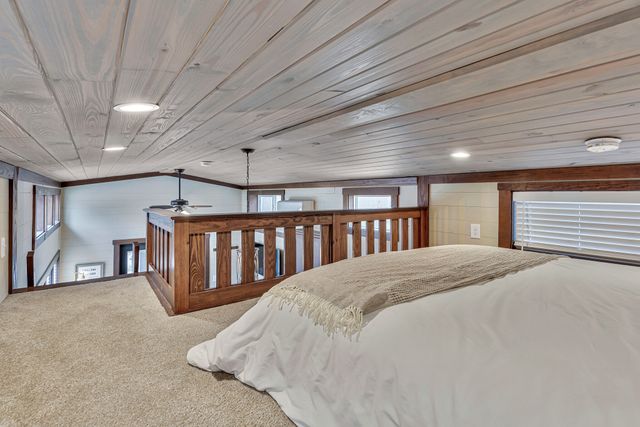 42 Oakleaf Trl, Tracy City, TN 37387