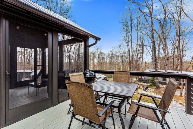 42 Oakleaf Trl, Tracy City, TN 37387