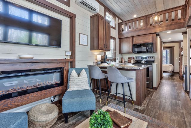 42 Oakleaf Trl, Tracy City, TN 37387