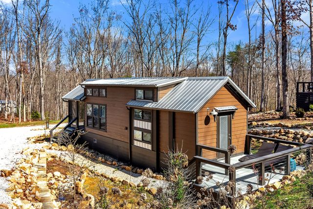 42 Oakleaf Trl, Tracy City, TN 37387