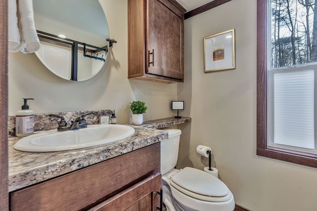 42 Oakleaf Trl, Tracy City, TN 37387