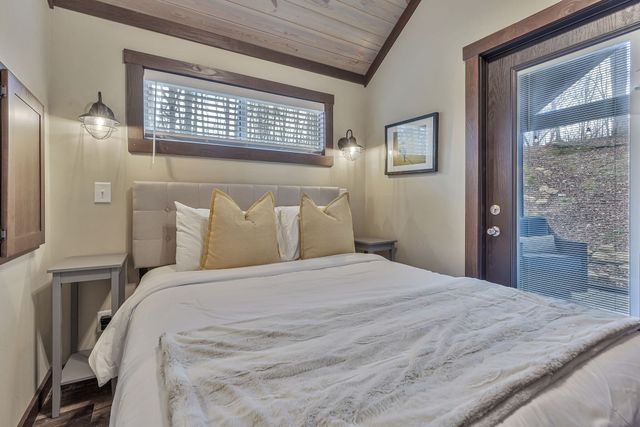 42 Oakleaf Trl, Tracy City, TN 37387