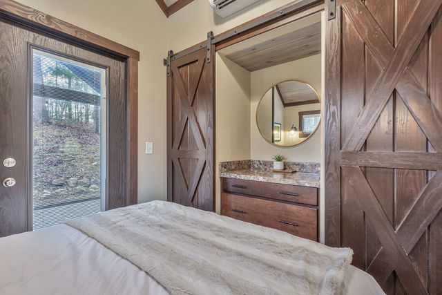 42 Oakleaf Trl, Tracy City, TN 37387