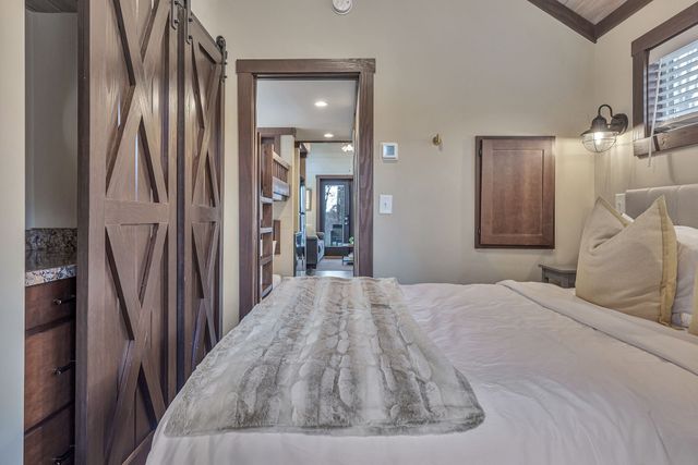 42 Oakleaf Trl, Tracy City, TN 37387