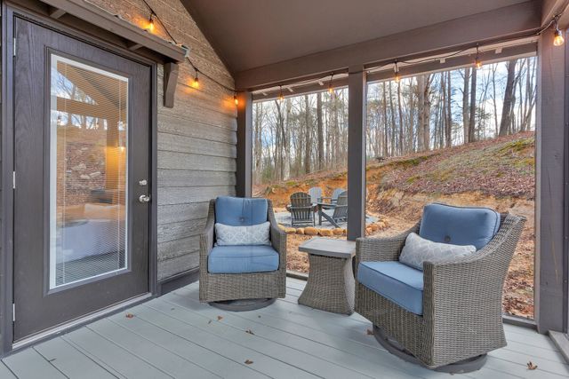 42 Oakleaf Trl, Tracy City, TN 37387