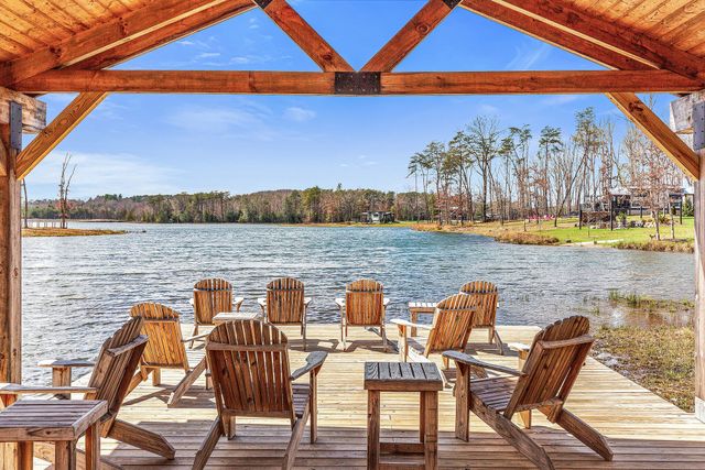 42 Oakleaf Trl, Tracy City, TN 37387