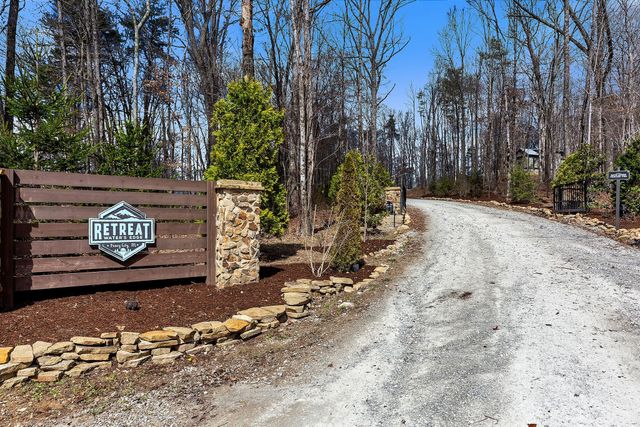 42 Oakleaf Trl, Tracy City, TN 37387