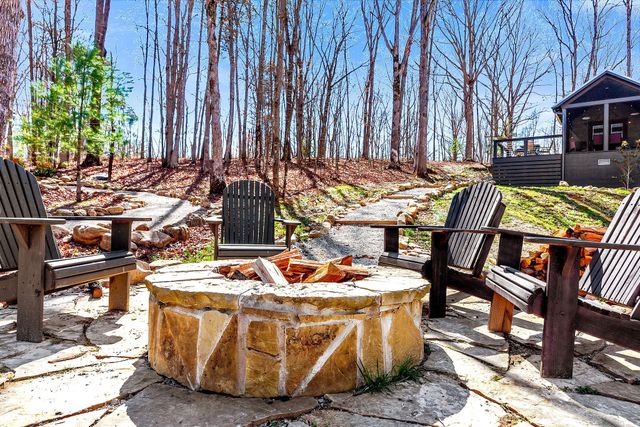 42 Oakleaf Trl, Tracy City, TN 37387