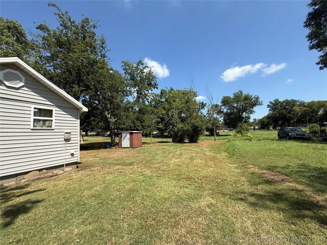 220 E Audd Avenue, Checotah, OK 74426