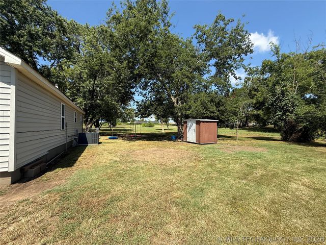 220 E Audd Avenue, Checotah, OK 74426