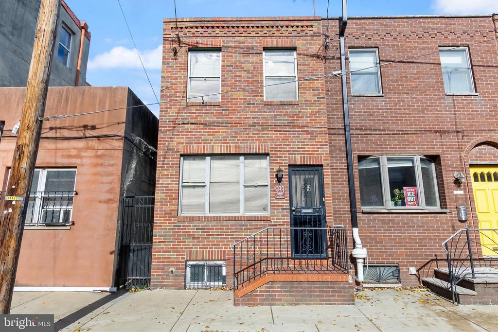 933 CROSS ST, Philadelphia, PA 19147
