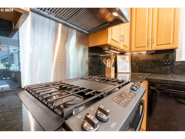 9614 Nw DURRETT St, Portland, OR 97229