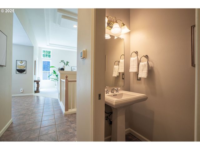 9614 Nw DURRETT St, Portland, OR 97229