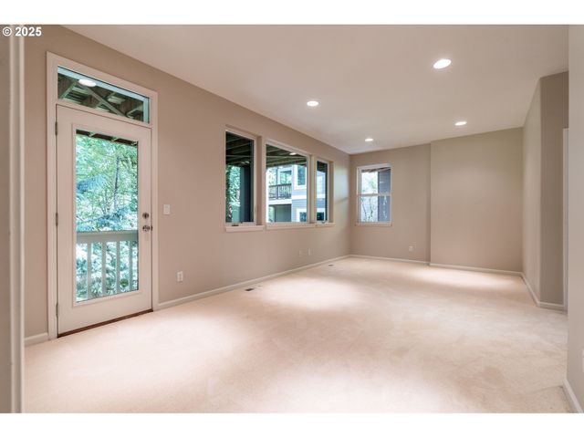 9614 Nw DURRETT St, Portland, OR 97229