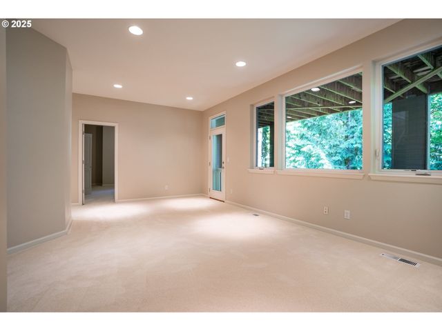 9614 Nw DURRETT St, Portland, OR 97229