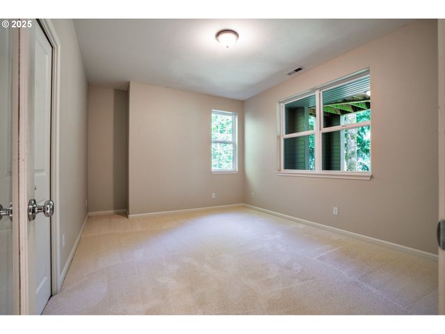 9614 Nw DURRETT St, Portland, OR 97229