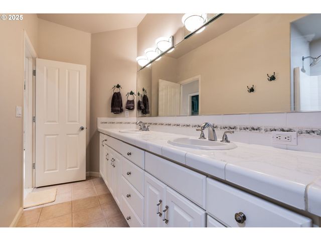 9614 Nw DURRETT St, Portland, OR 97229