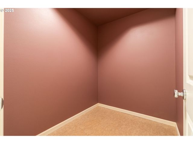 9614 Nw DURRETT St, Portland, OR 97229