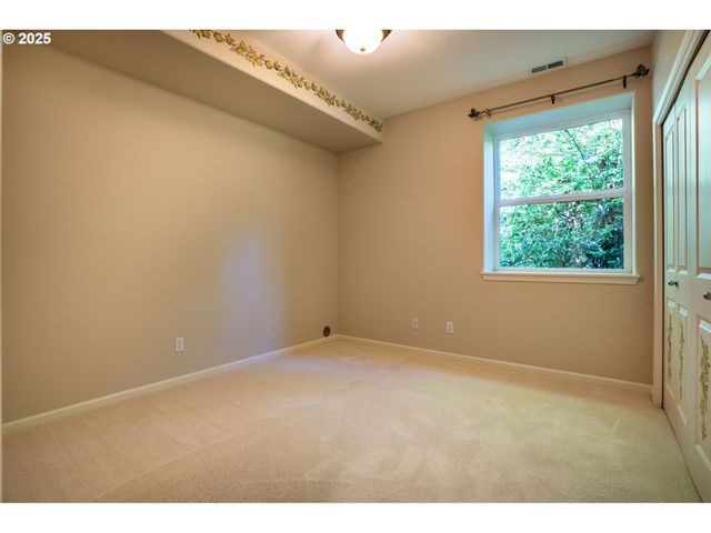 9614 Nw DURRETT St, Portland, OR 97229