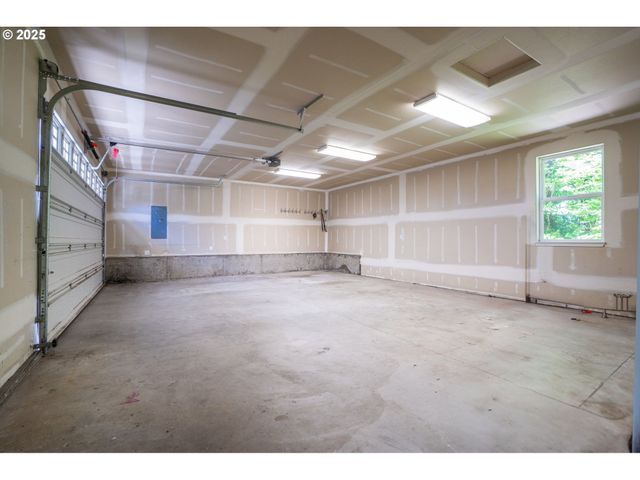 9614 Nw DURRETT St, Portland, OR 97229