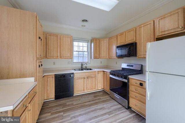 130 LEONARD LN, Harrisburg, PA 17111