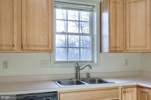 130 LEONARD LN, Harrisburg, PA 17111