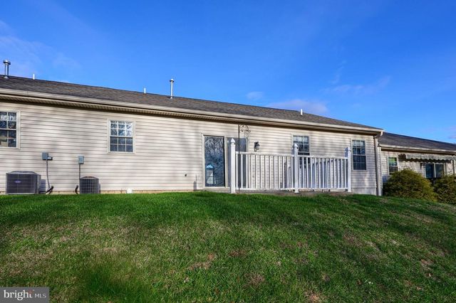 130 LEONARD LN, Harrisburg, PA 17111