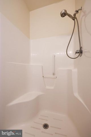 130 LEONARD LN, Harrisburg, PA 17111