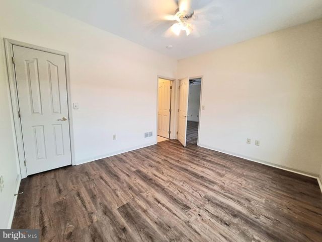 130 LEONARD LN, Harrisburg, PA 17111