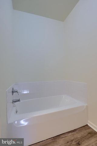 130 LEONARD LN, Harrisburg, PA 17111