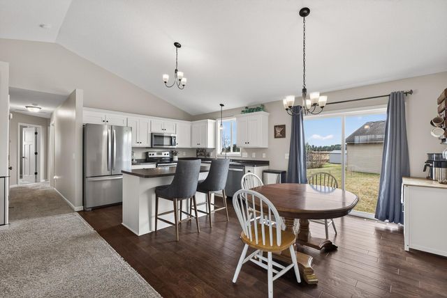25495 10th Street W, Zimmerman, MN 55398