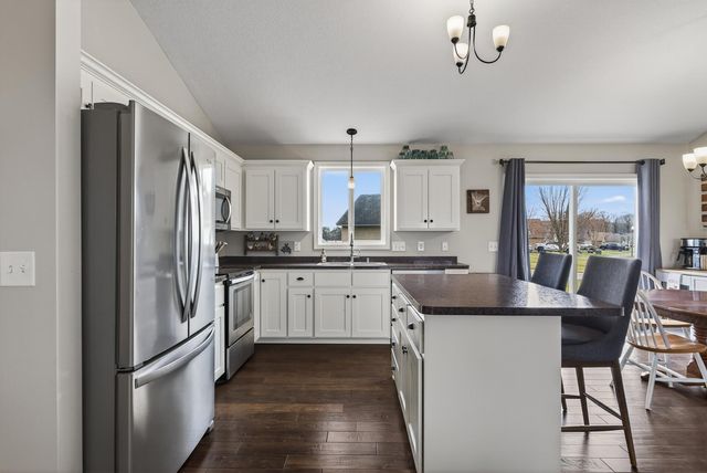 25495 10th Street W, Zimmerman, MN 55398