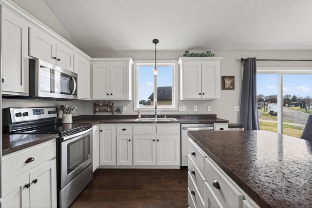 25495 10th Street W, Zimmerman, MN 55398
