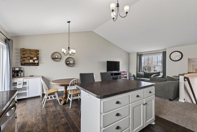 25495 10th Street W, Zimmerman, MN 55398