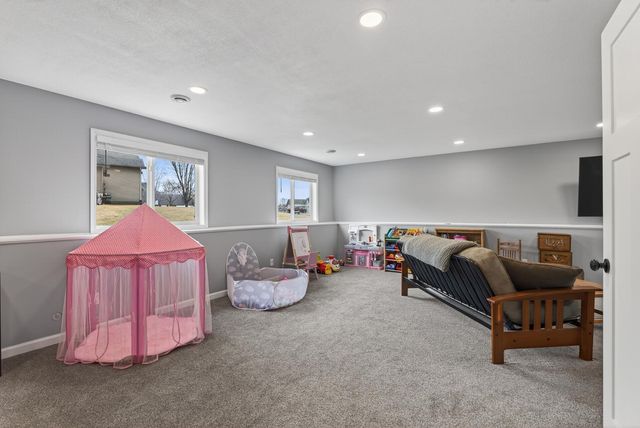 25495 10th Street W, Zimmerman, MN 55398