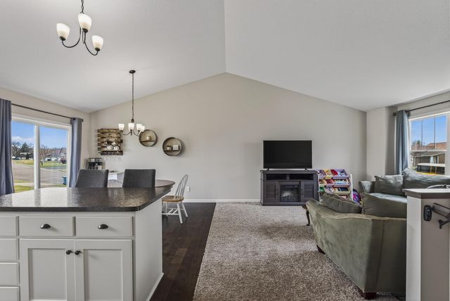 25495 10th Street W, Zimmerman, MN 55398