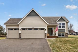 25495 10th Street W, Zimmerman, MN 55398