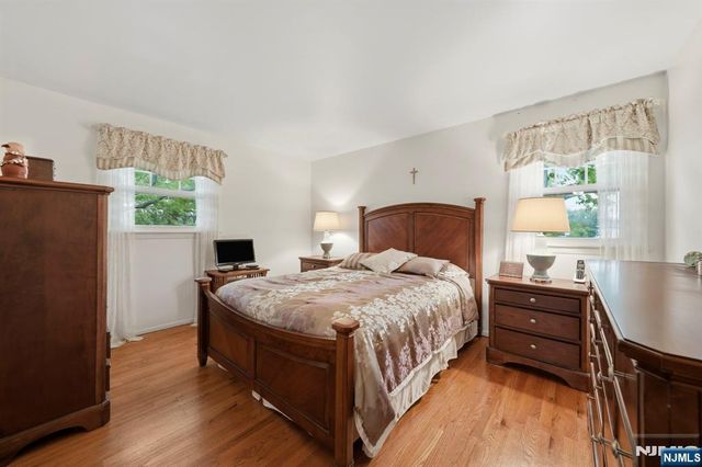 32 Crestwood Avenue, Nutley, NJ 07110