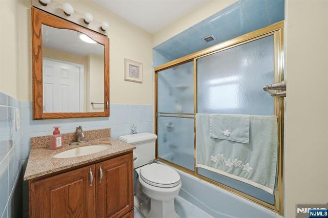 32 Crestwood Avenue, Nutley, NJ 07110