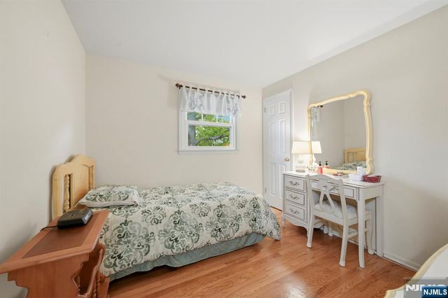 32 Crestwood Avenue, Nutley, NJ 07110