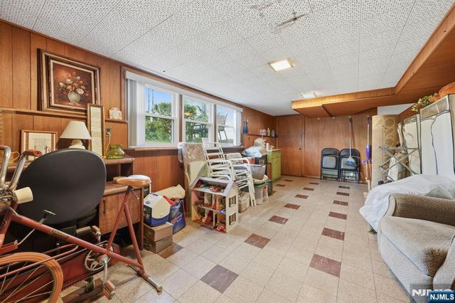 32 Crestwood Avenue, Nutley, NJ 07110