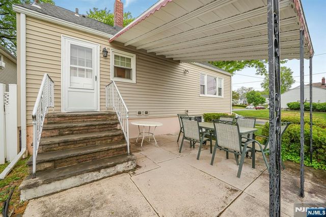 32 Crestwood Avenue, Nutley, NJ 07110