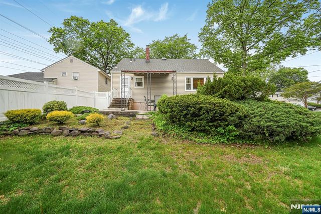 32 Crestwood Avenue, Nutley, NJ 07110
