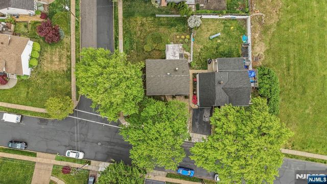 32 Crestwood Avenue, Nutley, NJ 07110