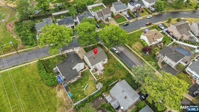 32 Crestwood Avenue, Nutley, NJ 07110